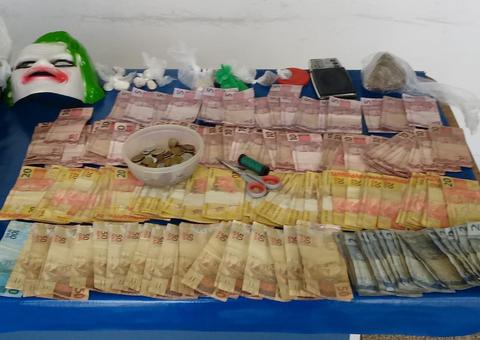 Jovem é preso com dinheiro e drogas no Amazonas 