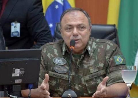 Pazuello nomeia 9 militares para atuar no Ministério da Saúde 
