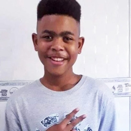 Menino João Pedro é morto a tiros durante operação policial na favela do RJ