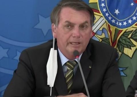 Quem é de direita toma cloroquina, quem é de esquerda, Tubaína, diz Bolsonaro
