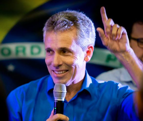 Amigo de Flávio Bolsonaro, deputado Gil Vianna morre de coronavírus no Rio de Janeiro