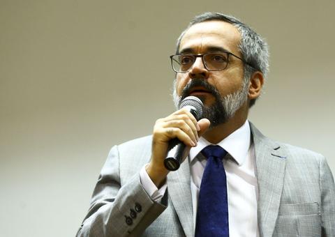 Weintraub sugere adiamento do Enem por até 60 dias