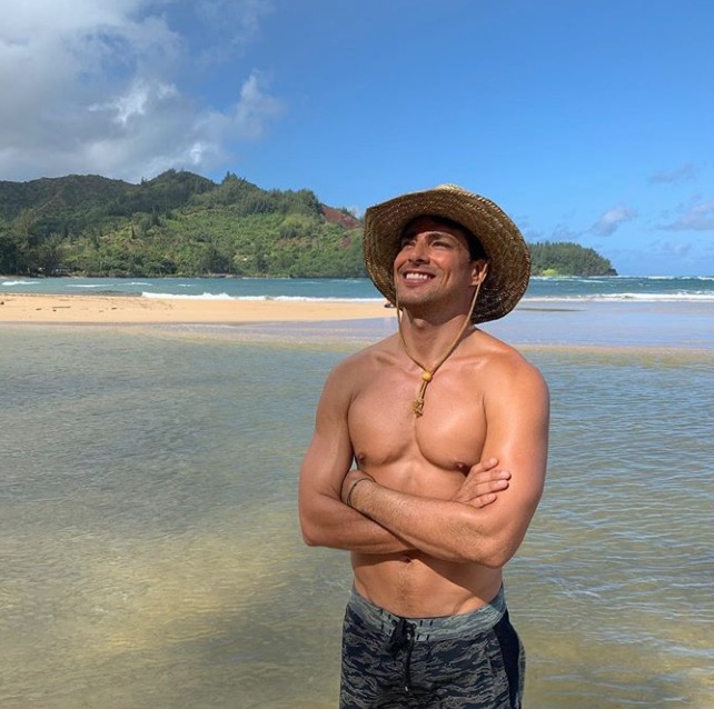 Cauã Reymond faz 40 anos e ganha declaração de Mariana Goldfarb