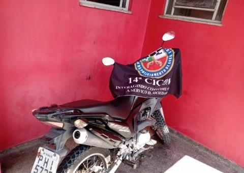 Adolescente é apreendido com moto roubada em Manaus 