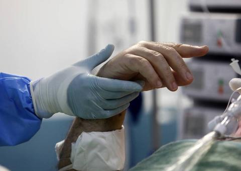 Senado aprova projeto que obriga seguro de vida a pagar cobertura por morte de Covid-19