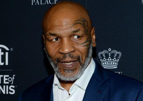 Mike Tyson choca ao ostentar corpo 'enxuto' aos 53 anos 