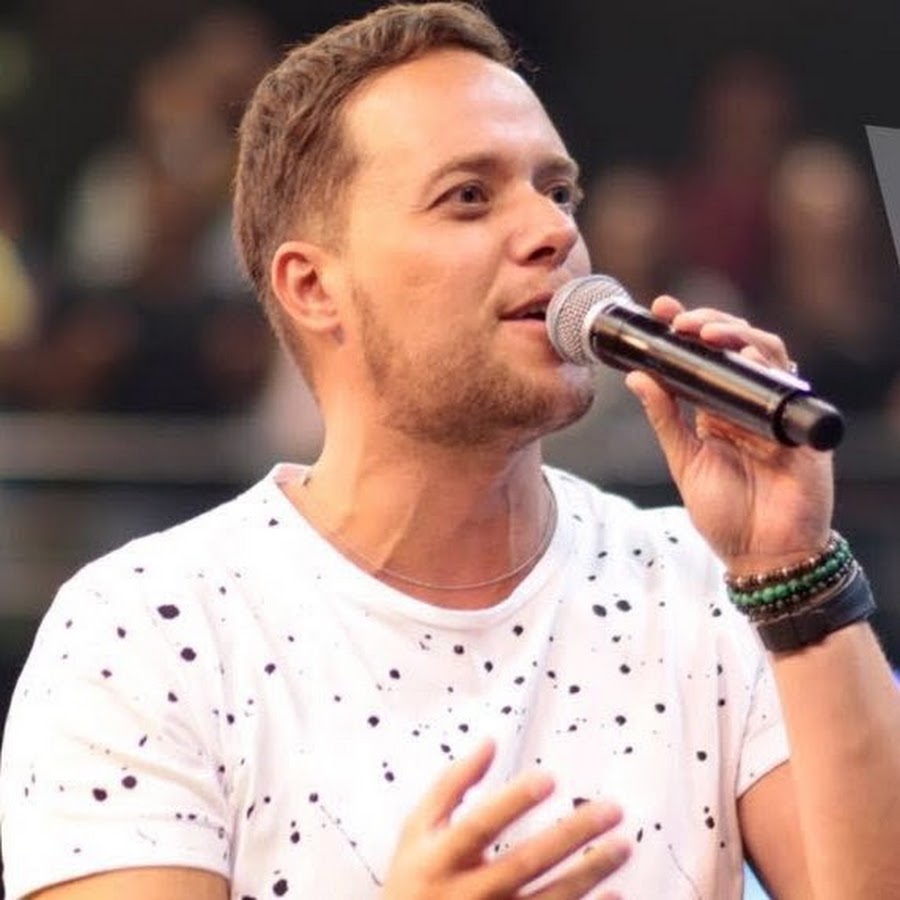 Cantor gospel André Valadão anuncia live para ajudar ex-detentos