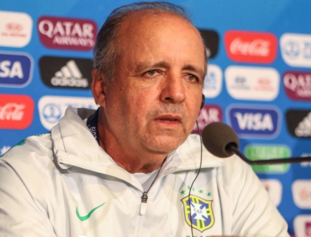 Vadão, ex-técnico da seleção brasileira é internado em UTI