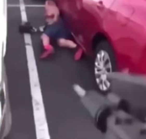 Tiroteio em shopping deixa três feridos nos Estados Unidos; Criminoso filmou atentado   