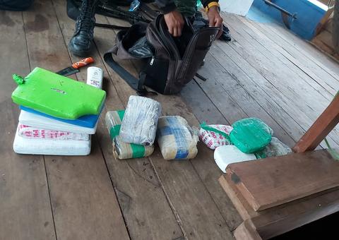 Polícia apreende lanchas, drogas e armas em operação contra piratas de rios no Amazonas 