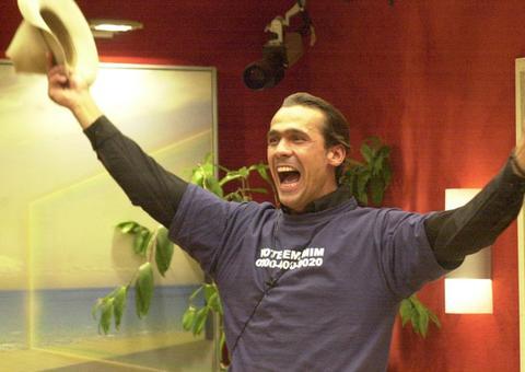 Vencedor do BBB2, Rodrigo Cowboy trabalha como corretor de imóveis e mora de aluguel 