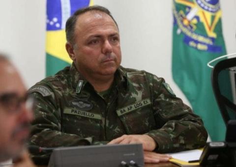 Ministro da Saúde causa polêmica ao nomear advogado de milicianos como assessor especial