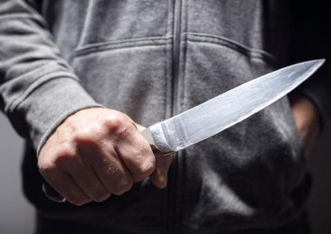 Em Manaus, cunhado esfaqueia homem na frente de casa durante confusão 