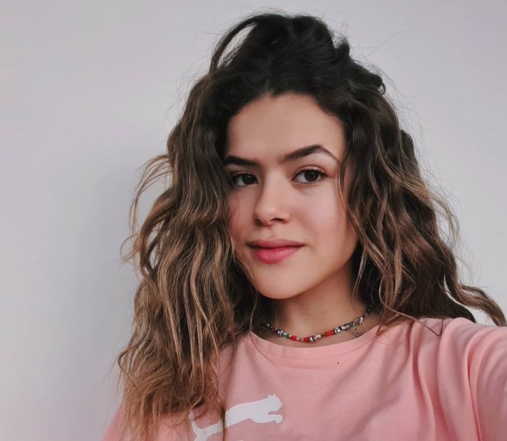 Maisa Silva faz 18 anos e cumpre promessa inusitada