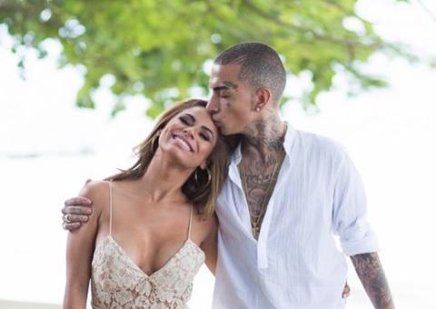 Lexa ganha surpresa na cama de MC Guimê