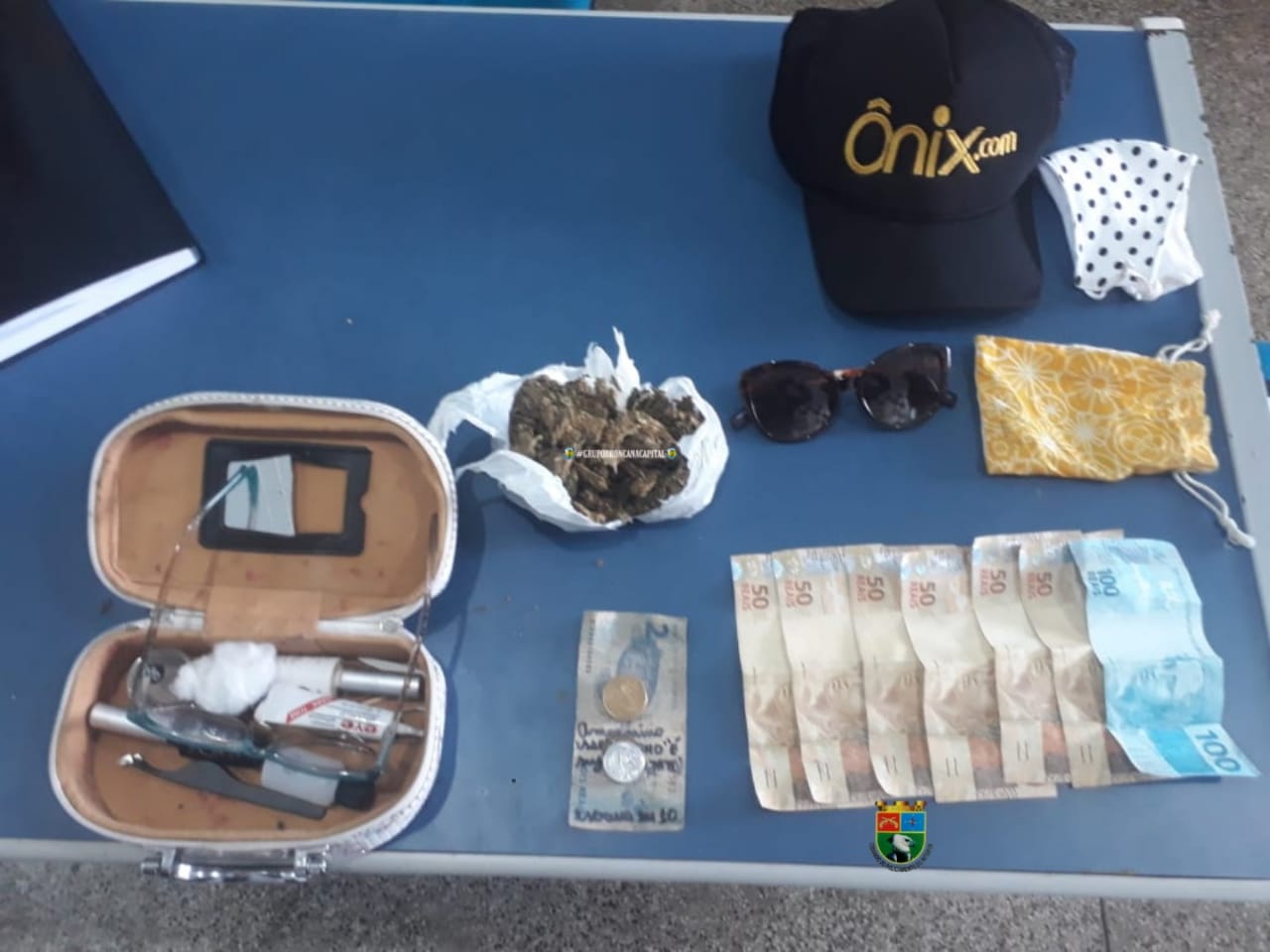 Suspeita de participar de um roubo, mulher é presa com drogas no Amazonas 