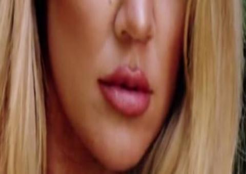 Com rosto diferente, Khloé Kardashian aparece quase irreconhecível em novas fotos