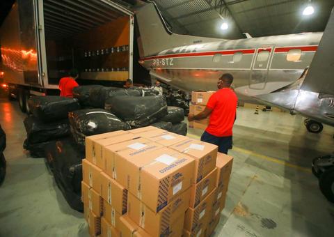 Amazonas recebe carga de EPIs e mais de 6 mil testes rápidos de Covid-19