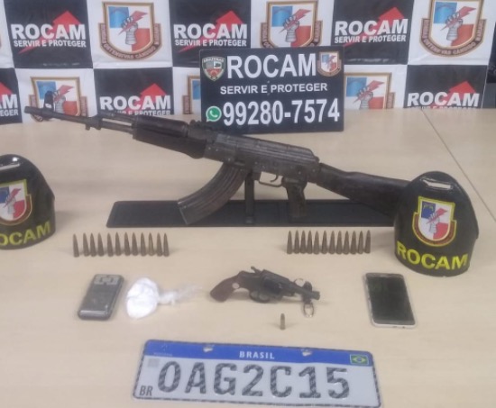 Homem é preso com fuzil AK-47 em apartamento em Manaus