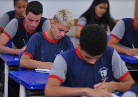 Estudantes no Amazonas são orientados sobre mudanças no calendário do Enem