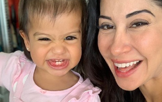  Mayra Cardi choca ao dizer que não pretende por a filha na escola 