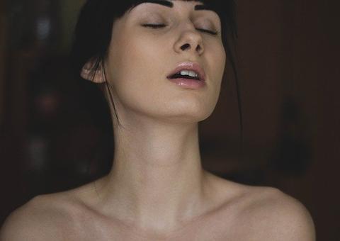 Nudes: dicas para arrasar nas fotos picantes