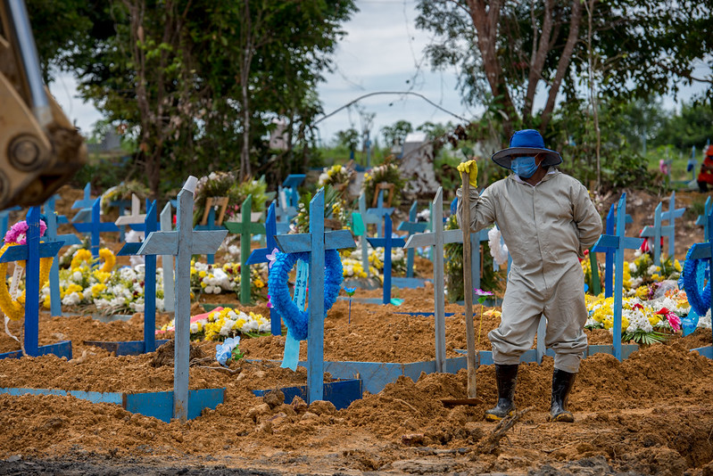 Pela primeira vez em maio, Manaus registra menos de 50 enterros em um dia 