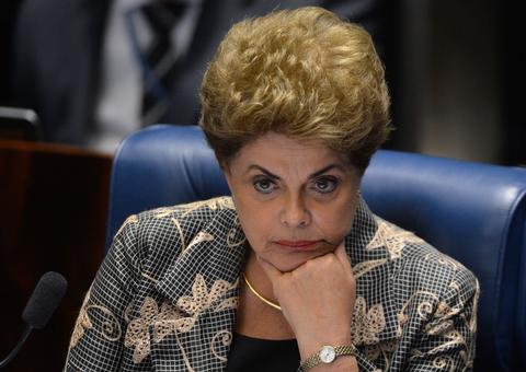 Dilma será indenizada em R$ 60 mil após ser chamada de burra em propaganda 