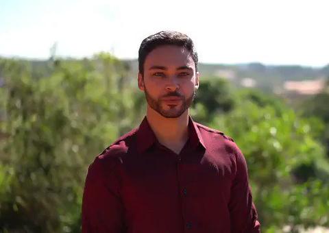 Repórter da Globo News é interrompido ao vivo por gritos de 'Globo lixo'