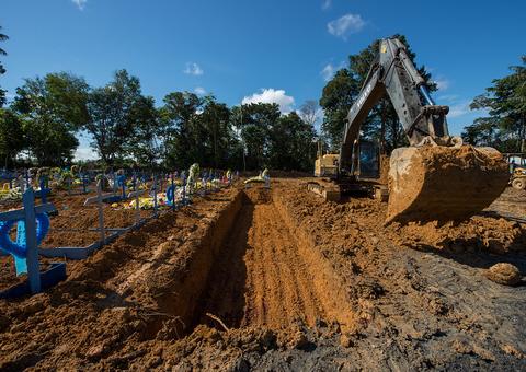 Manaus tem segundo dia seguido com menos de 50 sepultamentos 
