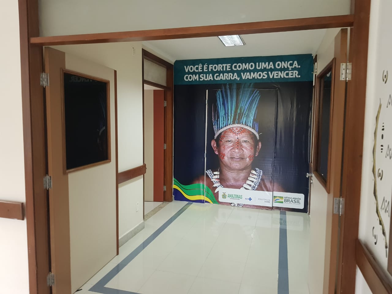 Ministro interino da saúde inaugura ala indígena em hospital de campanha de Manaus 