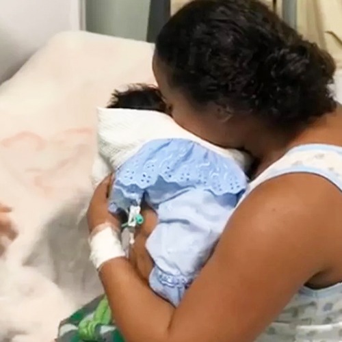 Mulher é presa com recém-nascida roubada de maternidade