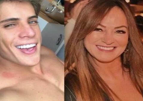 'Padrasto' novinho de Neymar posa em piscina de frente para praia e ironiza: 'tá osso' 