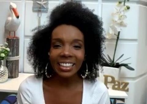 Campeã do BBB20, Thelma sofre ataques racistas durante live e internautas se revoltam