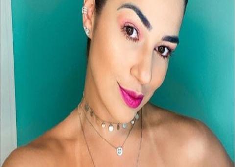 Em Manaus, Vivian Amorim se empolga em 'challenge' e anuncia live dançante