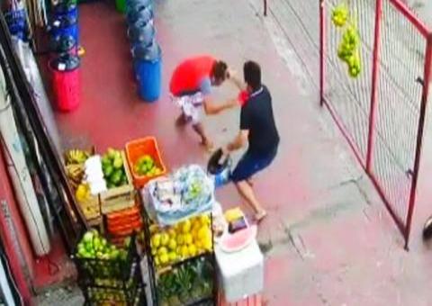 Vídeo mostra momento em que homem é executado por pistoleiro em Manaus 