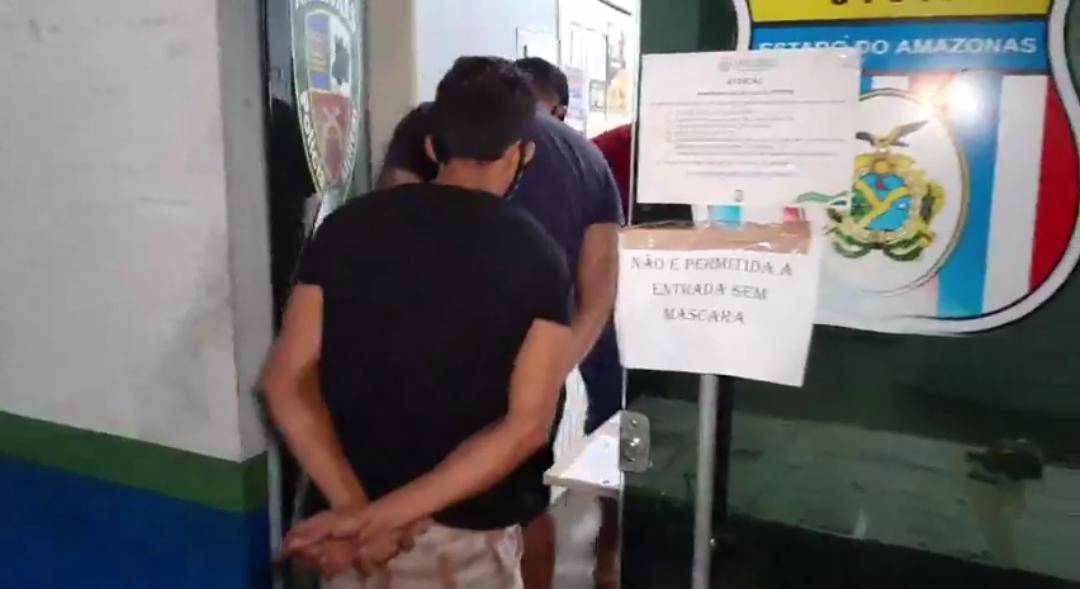 Trio é preso abastecendo 'bocas de fumo' em Manaus