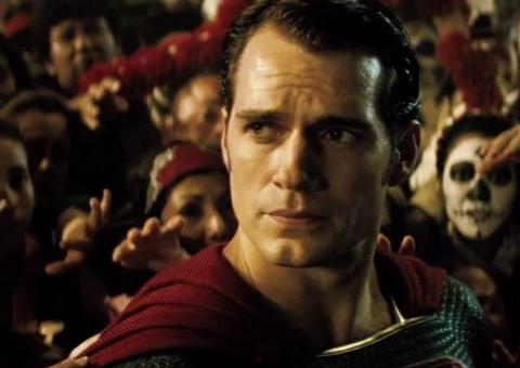 Henry Cavill voltará a viver Superman nos cinemas, diz site