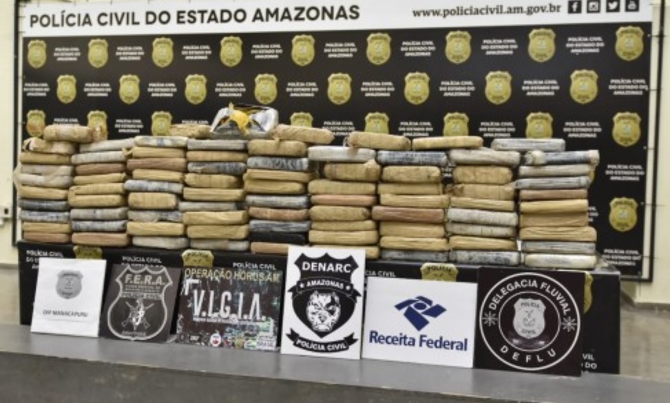 Homem é preso com 85 kg de drogas em barco no Amazonas