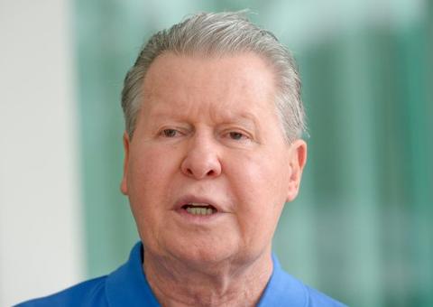 Prefeito de Manaus alerta governador sobre riscos da reabertura precoce do comércio