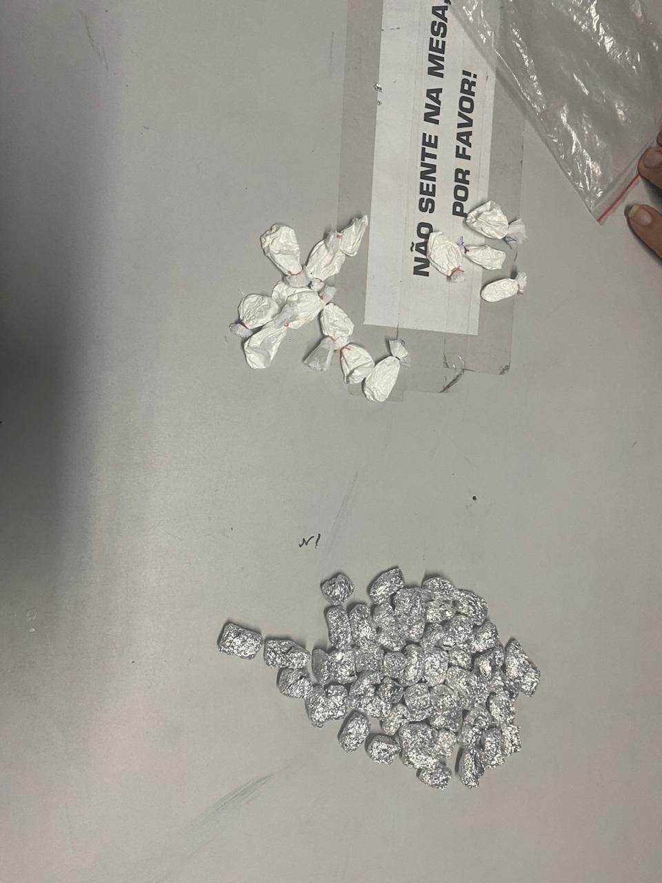 Em Manaus, homem é preso após esposa denunciar que ele guardava drogas em casa  