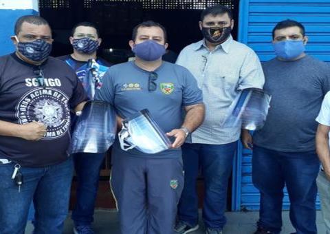 Polícia Militar recebe doação de 300 protetores faciais para militares do interior do Amazonas