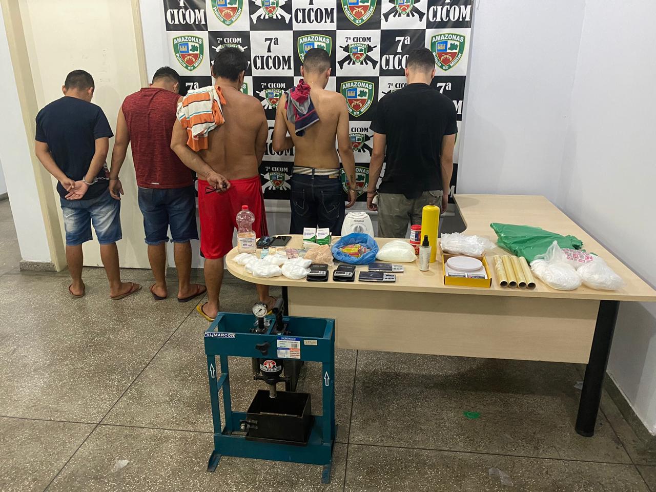 Polícia estoura laboratório de processamento de drogas em Manaus