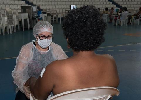 Idosa de 61 anos em situação de rua é resgatada e levada para abrigo emergencial de Manaus 