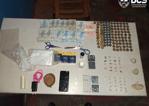 Drogas e material para embalagem são apreendidos na casa de suspeito, no Amazonas