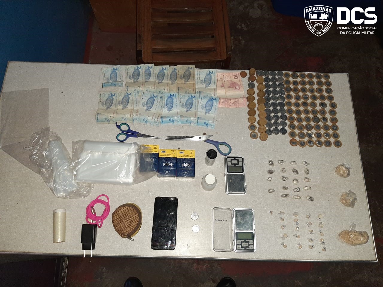 Drogas e material para embalagem são apreendidos na casa de suspeito, no Amazonas