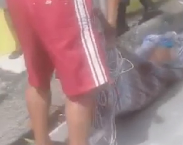 Assassinado em casa, homem é encontrado dentro de rede ensaguentada em Manaus