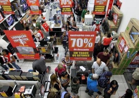 Lojas estão proibidas de fazer promoções durante reabertura gradual do comércio em Manaus