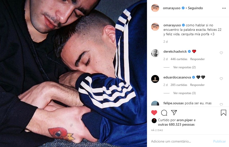 Ator de 'Elite', Omar Ayuso oficializa namoro nas redes sociais