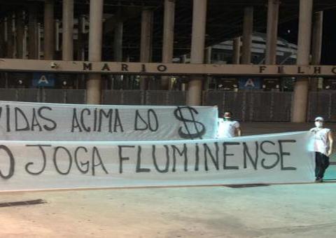 Em meio à pandemia, torcida do Fluminense protesta contra retorno do futebol: 'vidas acima do dinheiro'